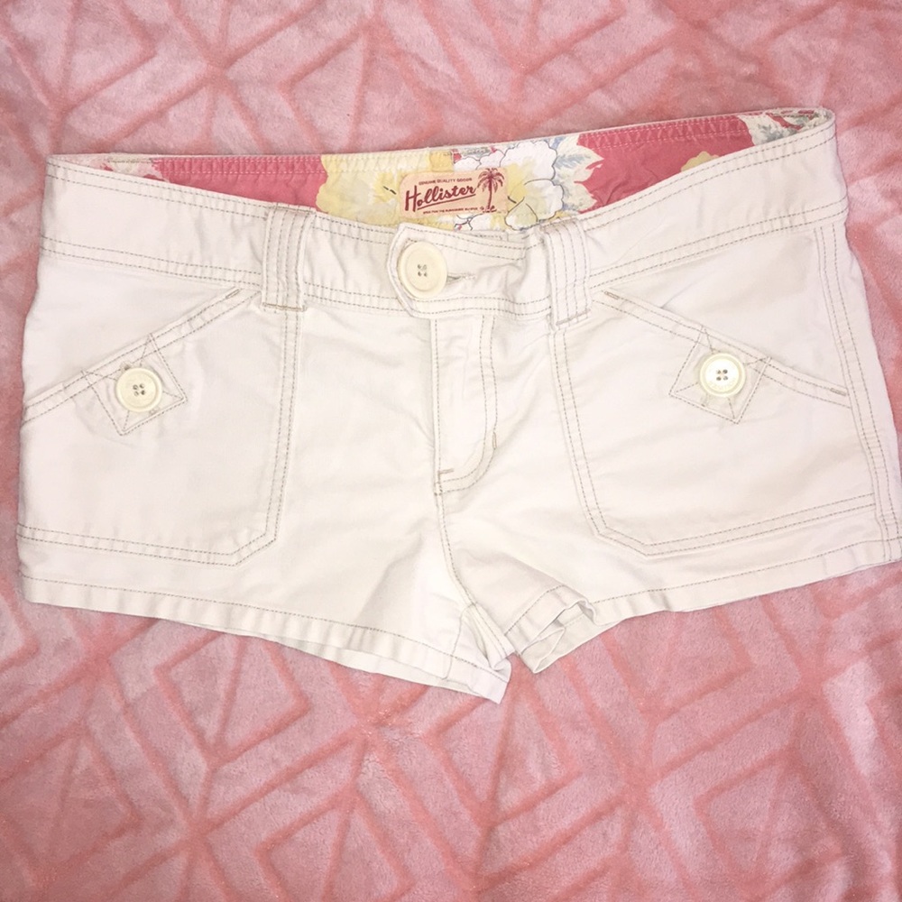 Hollister khaki big button shorts sz 11